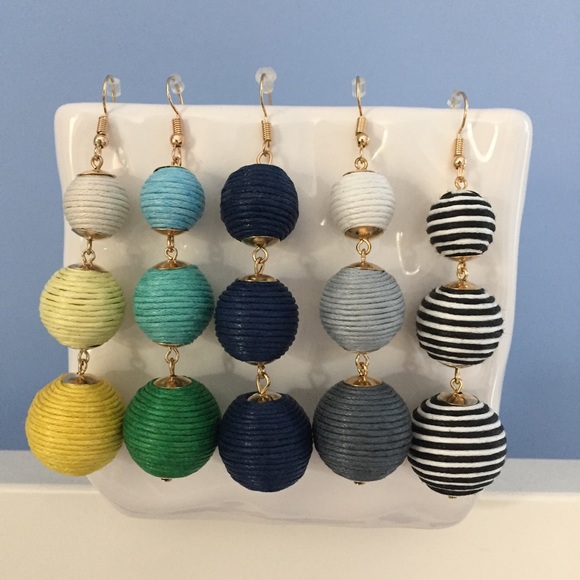 🆑 "Libby" Earrings || Gray & White Ombré Bon Bon - Picture 7 of 10